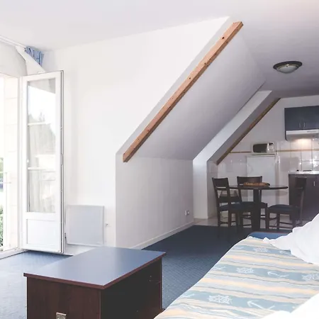 Aparthotel Terres De France -