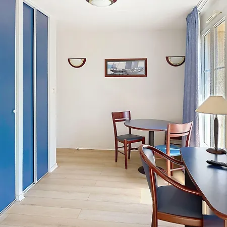 Aparthotel Terres De France -